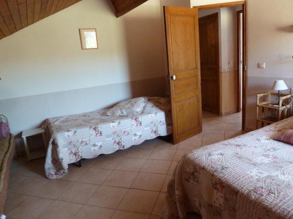 Bed and Breakfast Les Cigales Saint-Andiol Exterior foto
